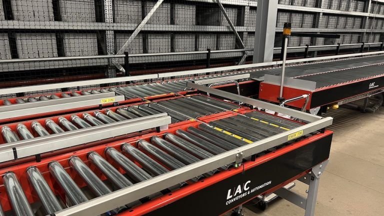 Hachette conveyor
