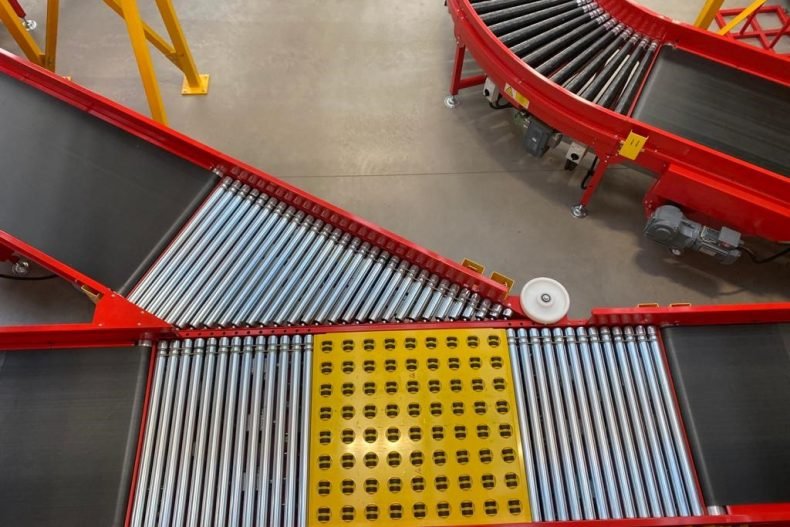 DHL CONVEYOR BELT