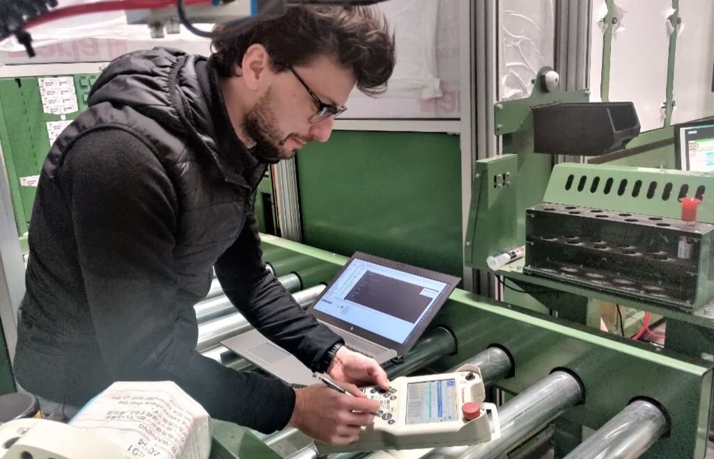 The Basic Components of a Belt Conveyor System | L-A-C