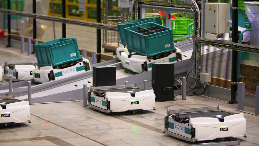 EXOTEC robots carrying pallets